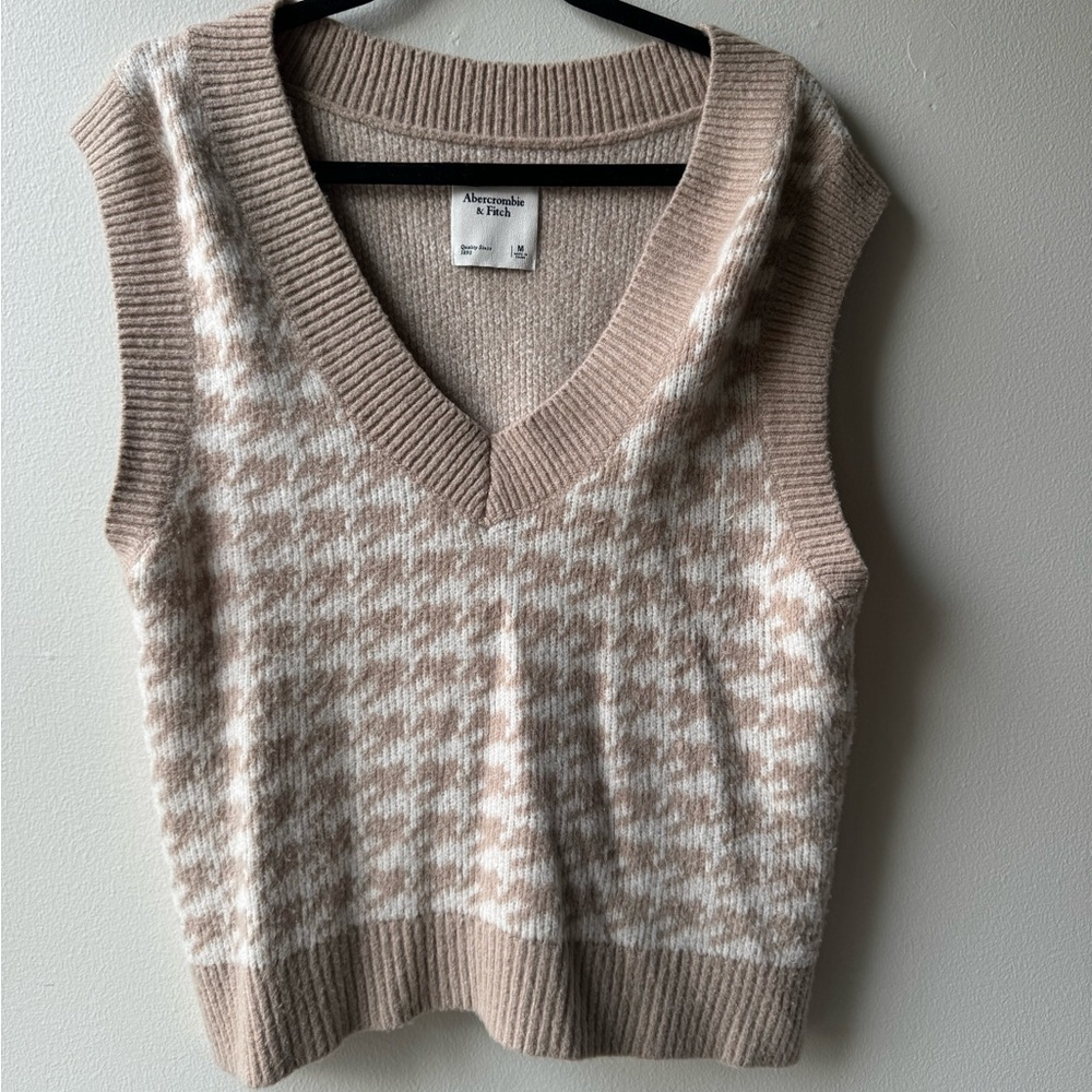 Abercrombie sweater vest